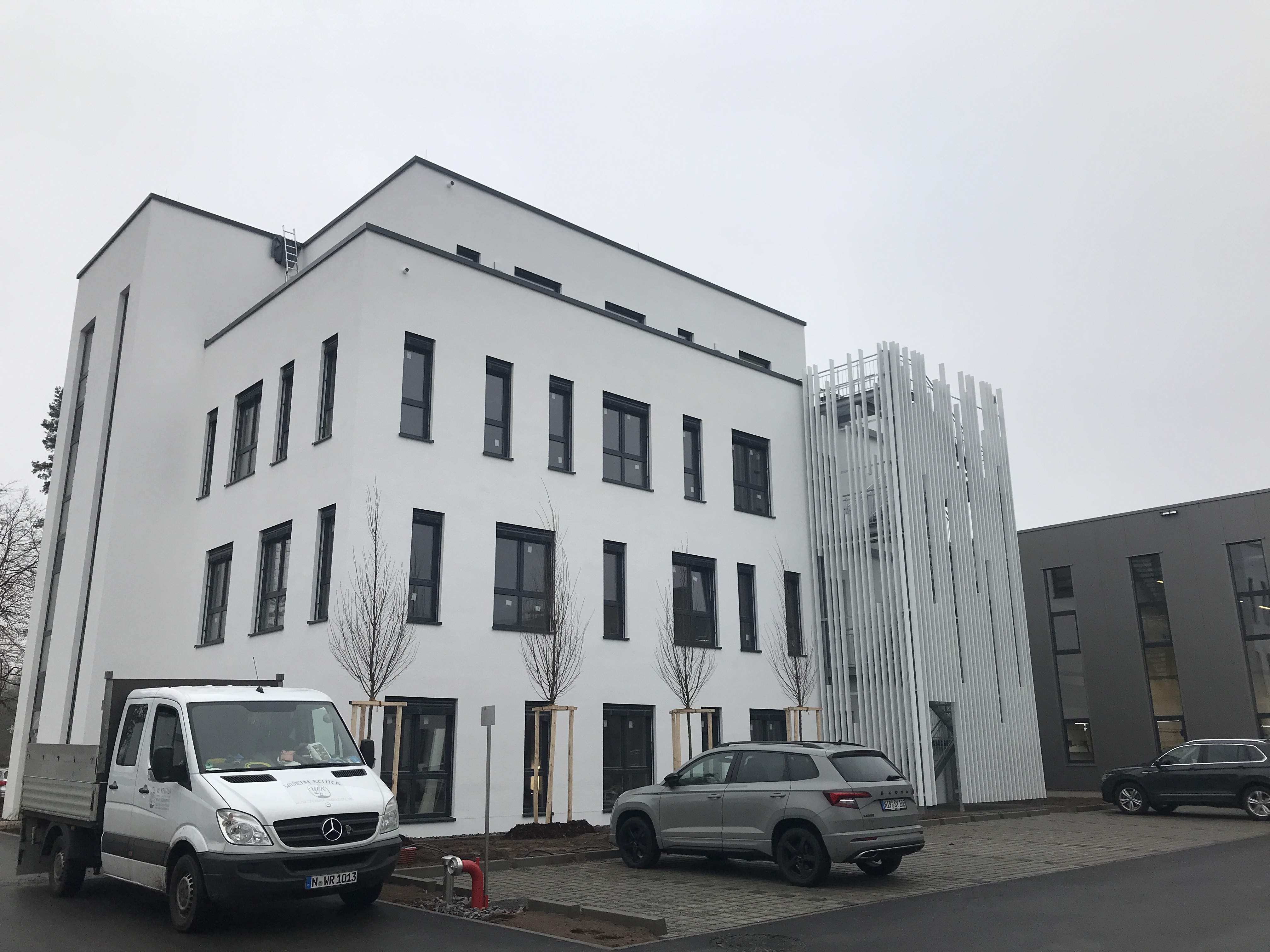 Neubau Gewerbehalle mit Büroeinbau und Verwaltungsgebäude